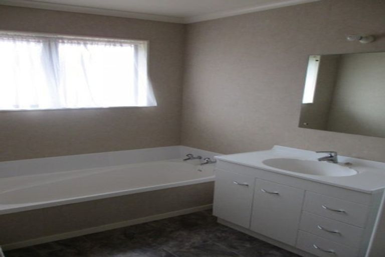 Photo of property in 14 Brooklyn Heights Drive, Kelvin Grove, Palmerston North, 4414