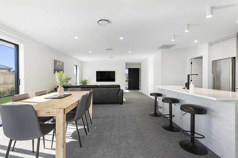 Photo of property in 27 Lockerbie Street, Morrinsville, 3300