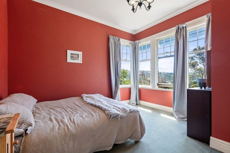 Photo of property in 25 Sutherland Crescent, Melrose, Wellington, 6023