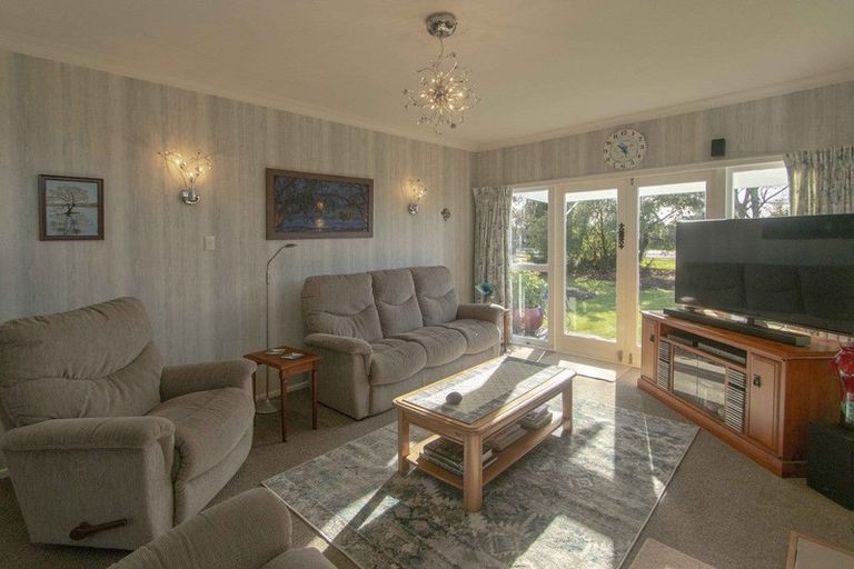 Photo of property in 166 Mill Road, Clive, 4180