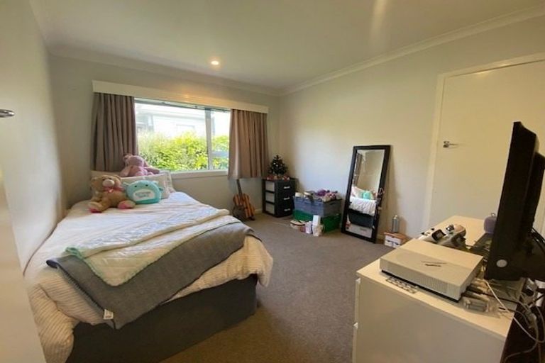 Photo of property in 45 Redwood Avenue, Tawa, Wellington, 5028