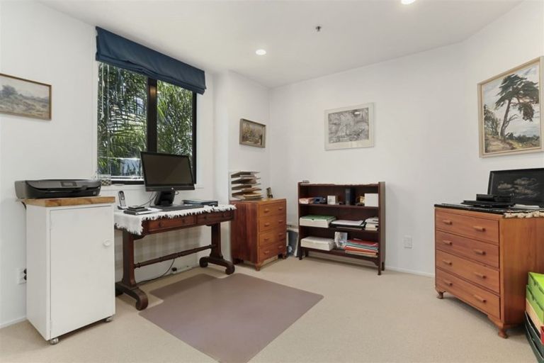 Photo of property in 3a/5 The Promenade, Takapuna, Auckland, 0622
