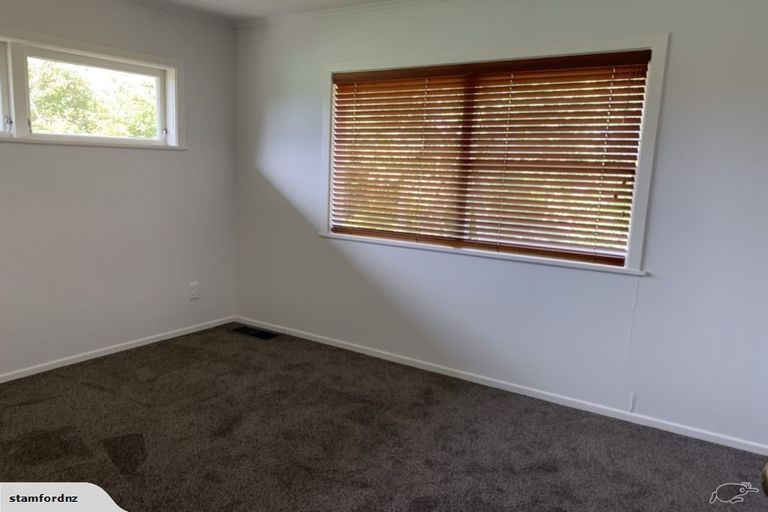 Photo of property in 32 Taupo Street, Green Bay, Auckland, 0604