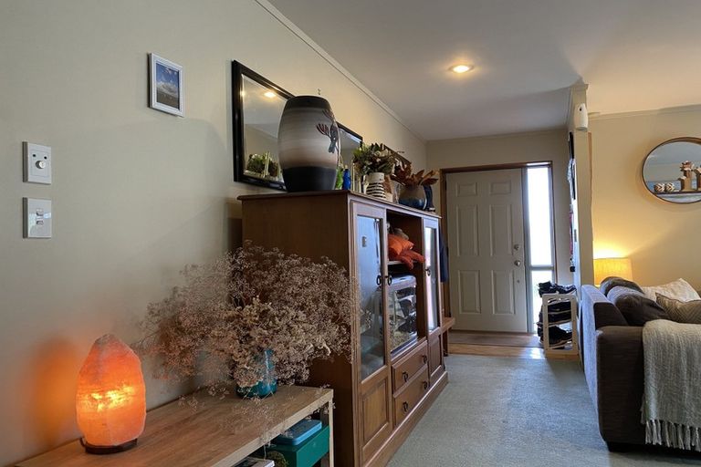 Photo of property in 21 Angel Way, Stanmore Bay, Whangaparaoa, 0932