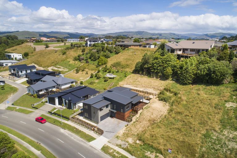 Photo of property in 107 Cashmere Drive, Fitzherbert, Palmerston North, 4410