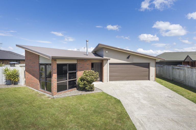 Photo of property in 62 Branigan Parade, Kelvin Grove, Palmerston North, 4414