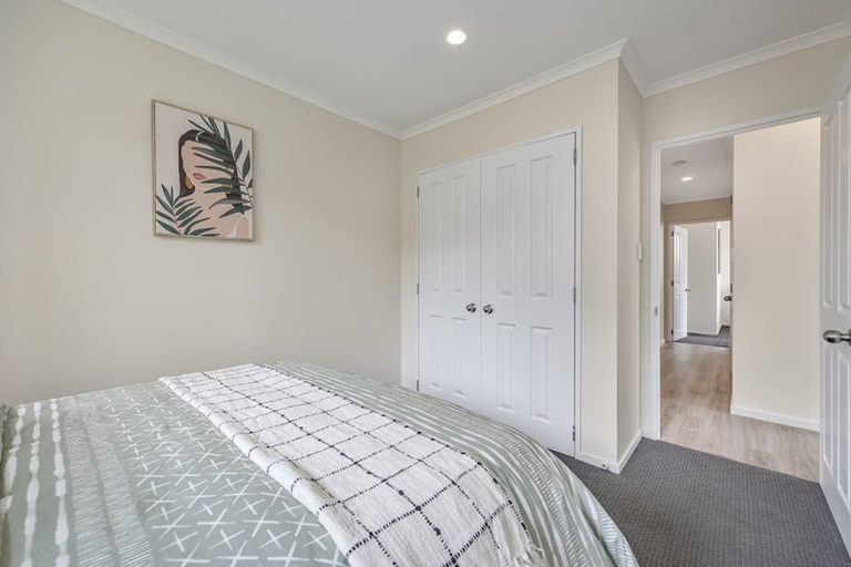 Photo of property in 23 Piriti Place, Weymouth, Auckland, 2103