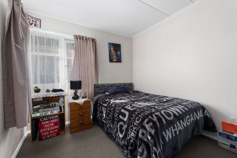 Photo of property in 2 Kereru Grove, Stokes Valley, Lower Hutt, 5019