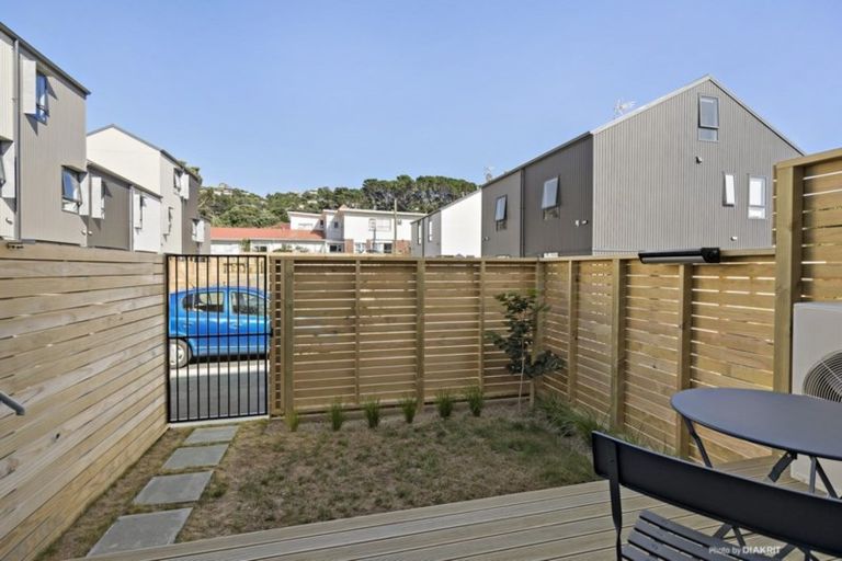 Photo of property in 2/12 Stanley Street, Berhampore, Wellington, 6023