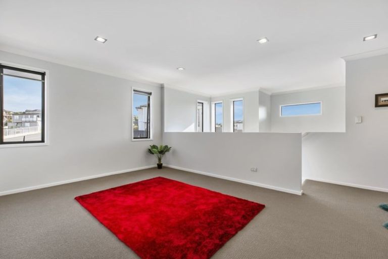 Photo of property in 34 Manhattan Rise, Orewa, 0931