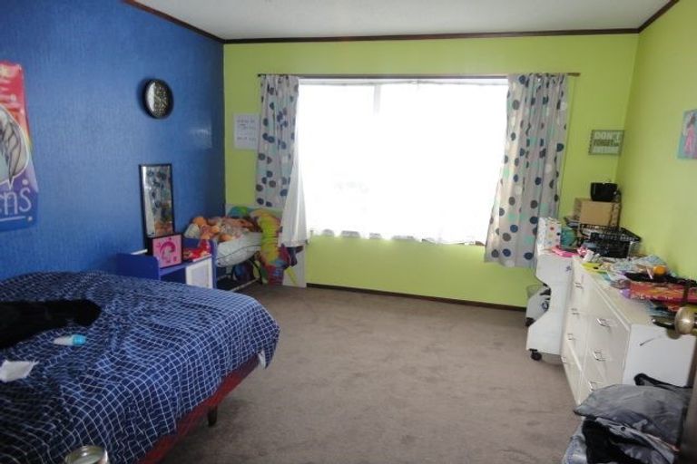 Photo of property in 117 Seymour Road, Sunnyvale, Auckland, 0612