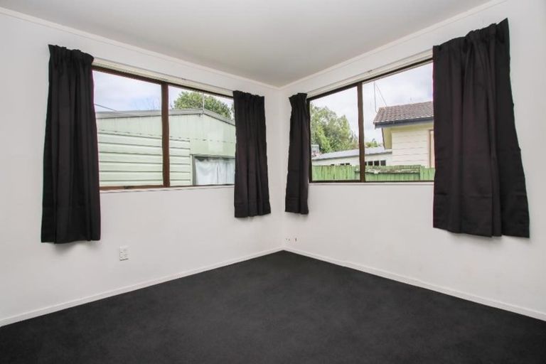 Photo of property in 19 Matipo Crescent, Pukete, Hamilton, 3200