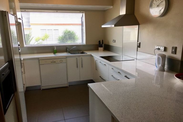 Photo of property in 2/44 Darren Crescent, Half Moon Bay, Auckland, 2012