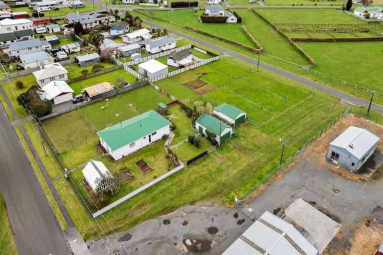 Photo of property in 52 Wallscourt Place, Normanby, Hawera, 4614