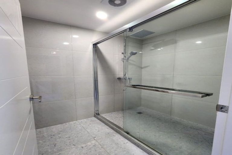 Photo of property in 128b Hutchinsons Road, Bucklands Beach, Auckland, 2014