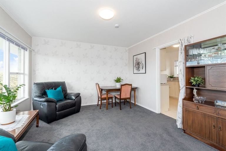 Photo of property in 2/8 East Coast Road, Milford, Auckland, 0620