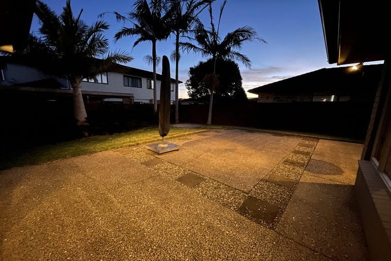 Photo of property in 5 Alvre Place, Flat Bush, Auckland, 2016