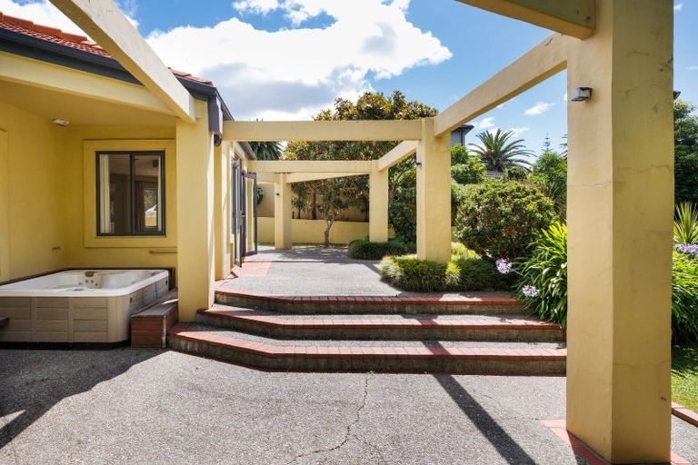 Photo of property in 5 The Oaks, Awapuni, Palmerston North, 4412