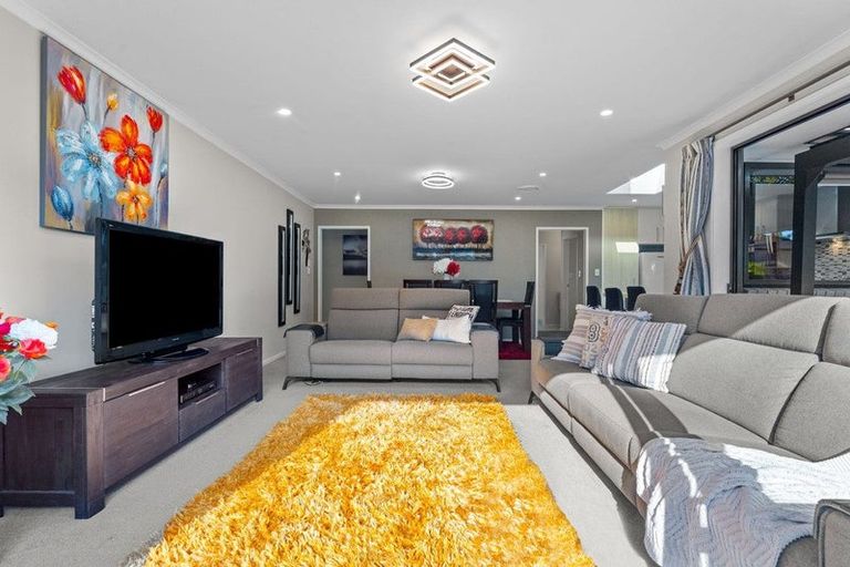 Photo of property in 230 Harbourside Drive, Karaka, Papakura, 2113