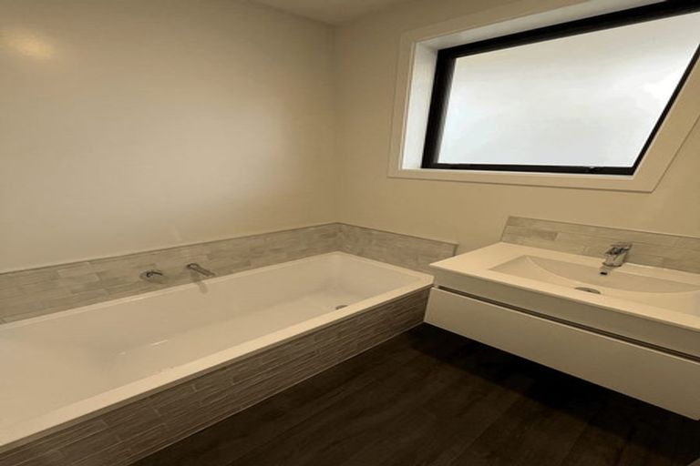 Photo of property in 16 Bidwell Place, Hillmorton, Christchurch, 8025