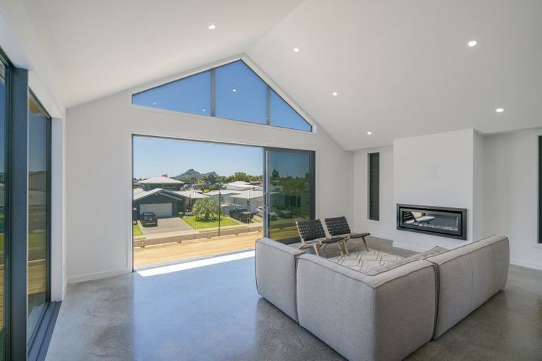 Photo of property in 8 Ian Hopper Way, Pauanui, 3579