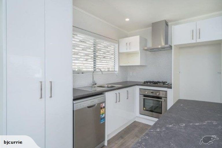 Photo of property in 2 Avon Close, Richmond Heights, Taupo, 3330