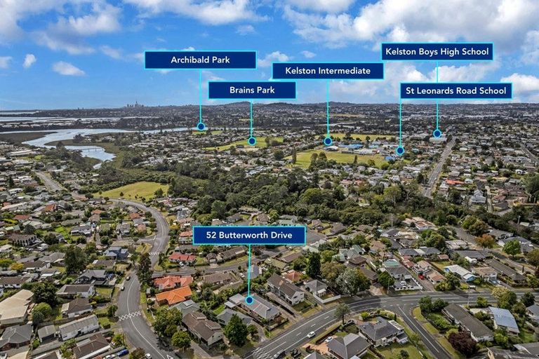Photo of property in 2/52 Butterworth Drive, Glendene, Auckland, 0602