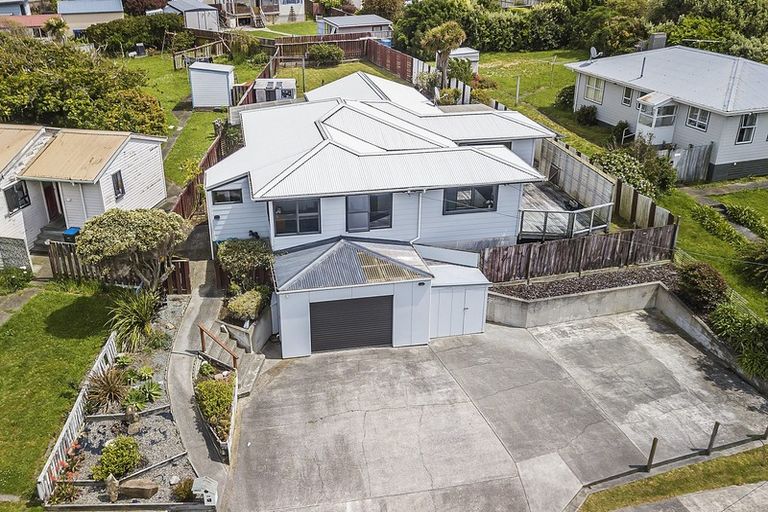 Photo of property in 26 Waiuta Street, Titahi Bay, Porirua, 5022