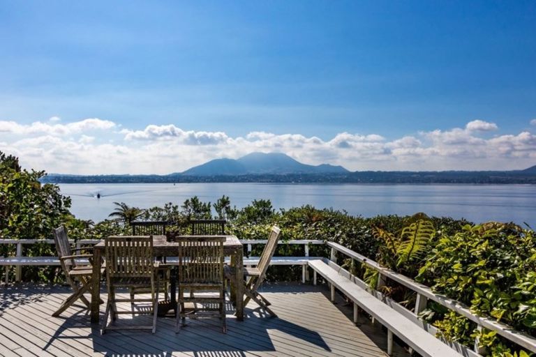 Photo of property in 17 Te Kopua Street, Acacia Bay, Taupo, 3330