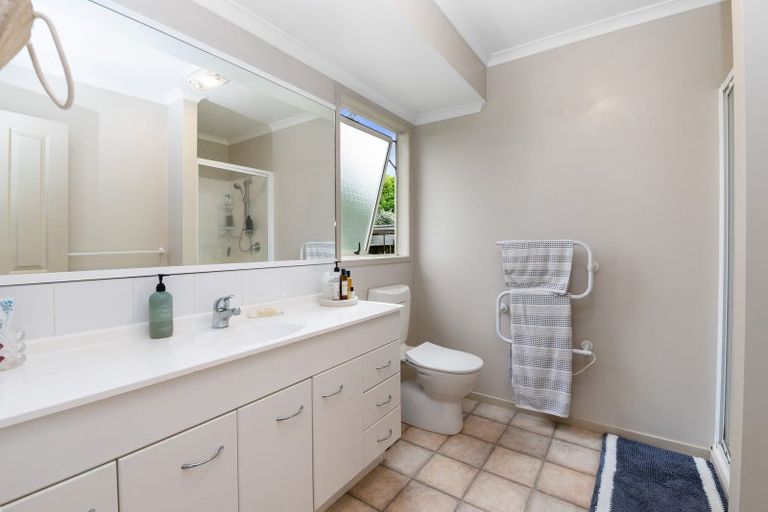 Photo of property in 41 Caulfield Place, Pukehangi, Rotorua, 3015