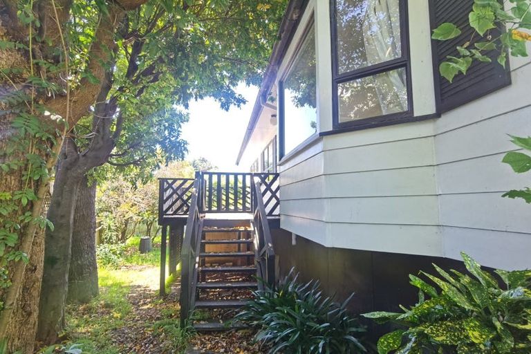 Photo of property in 94 Hutchinsons Road, Bucklands Beach, Auckland, 2014