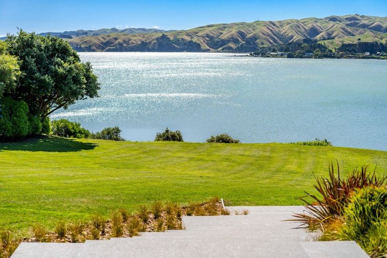 Photo of property in 360 Paremata Road, Whitby, Porirua, 5381
