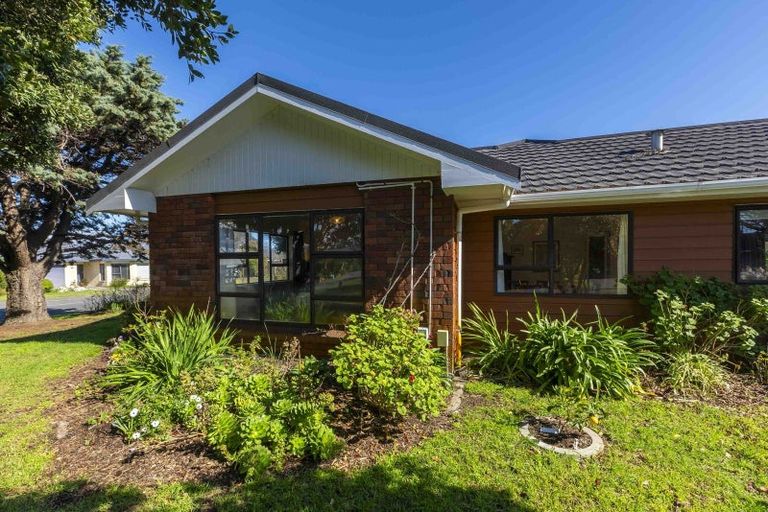 Photo of property in 3 The Avenue, Paraparaumu Beach, Paraparaumu, 5032