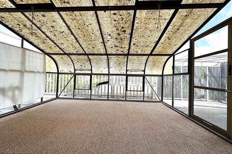 Photo of property in 3 Benita Place, Sunnyvale, Auckland, 0612