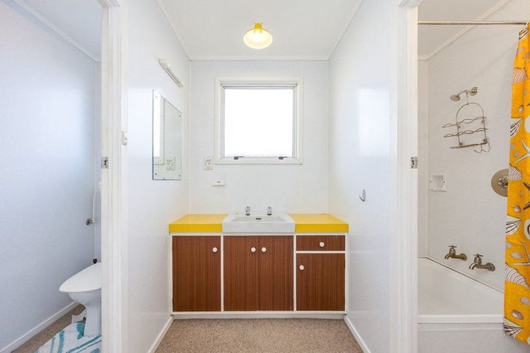 Photo of property in 2 Okahukura Road, Tapora, Wellsford, 0977