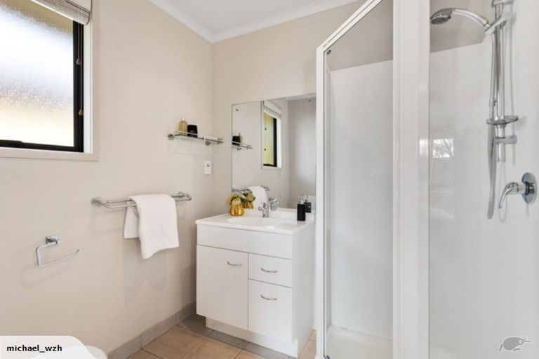 Photo of property in 17 Admirals Court Drive, Greenhithe, Auckland, 0632