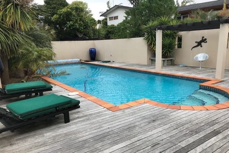 Photo of property in 65 Waller Avenue, Bucklands Beach, Auckland, 2012