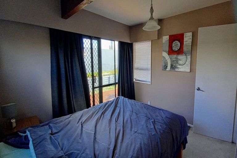 Photo of property in 27b Mana Esplanade, Paremata, Porirua, 5026