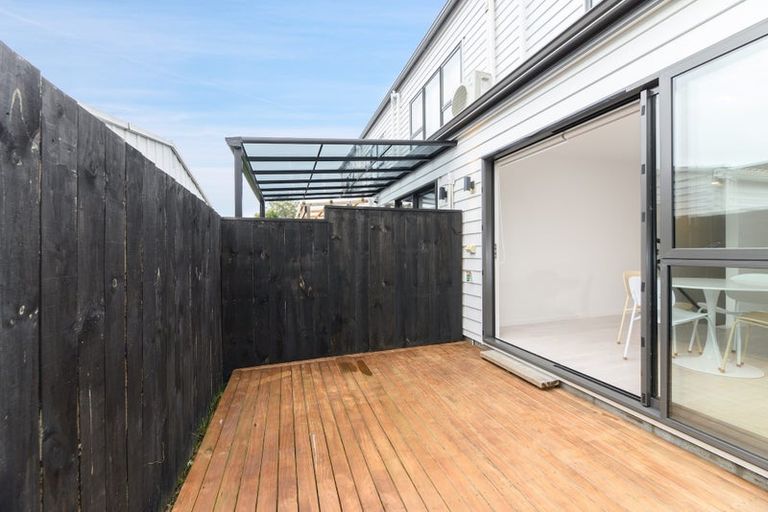 Photo of property in 4/35 Hogans Road, Glenfield, Auckland, 0629