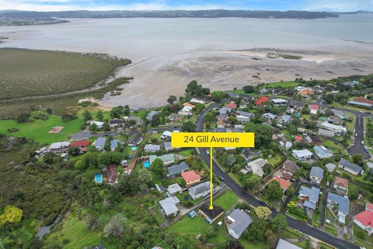 Photo of property in 24 Gill Avenue, Te Atatu Peninsula, Auckland, 0610