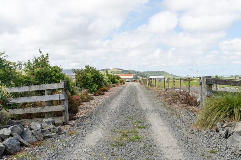 Photo of property in 74 Awakino Point Road East, Awakino Point, Dargaville, 0372