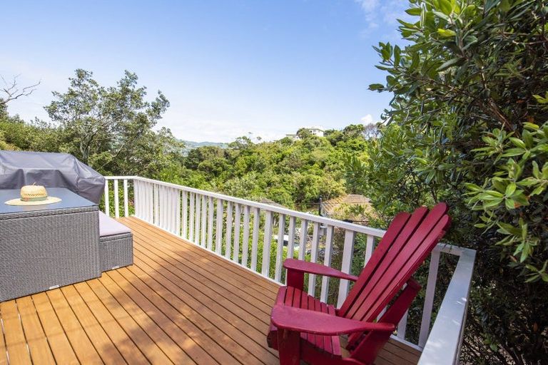 Photo of property in 28 Tannadyce Street, Strathmore Park, Wellington, 6022