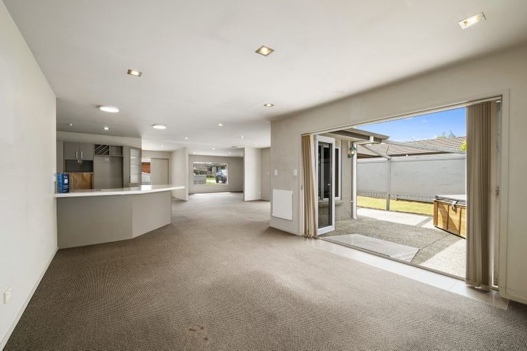 Photo of property in 8 Owhatiura Drive, Lynmore, Rotorua, 3010