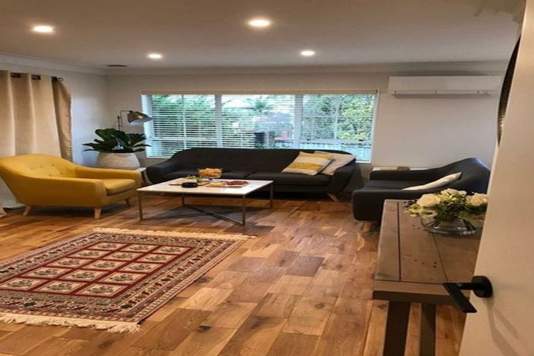 Photo of property in 1/1 Clearwater Cove, West Harbour, Auckland, 0618