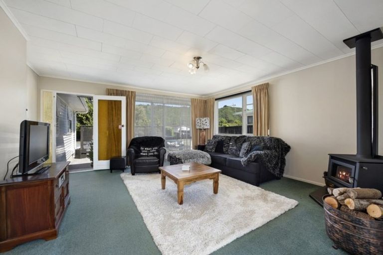 Photo of property in 14 Roband Crescent, Brown Owl, Upper Hutt, 5018
