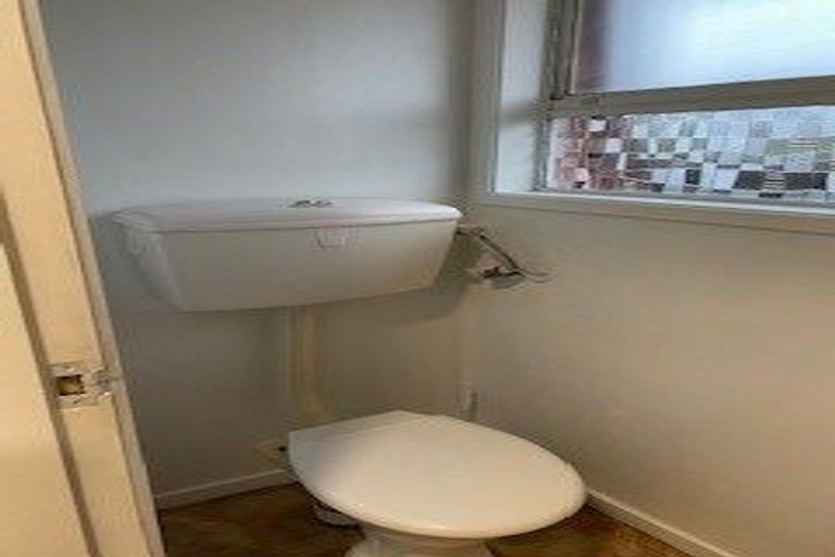 Photo of property in 8a Newnham Terrace, Upper Riccarton, Christchurch, 8041