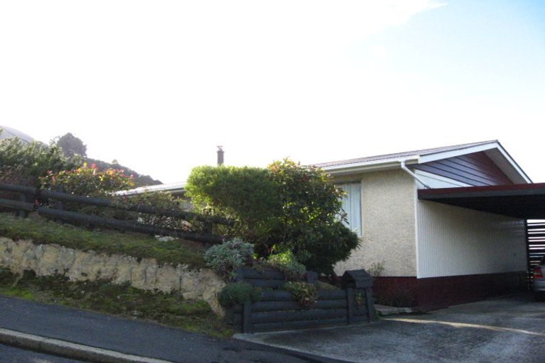 Photo of property in 18 Athol Place, Ravensbourne, Dunedin, 9022