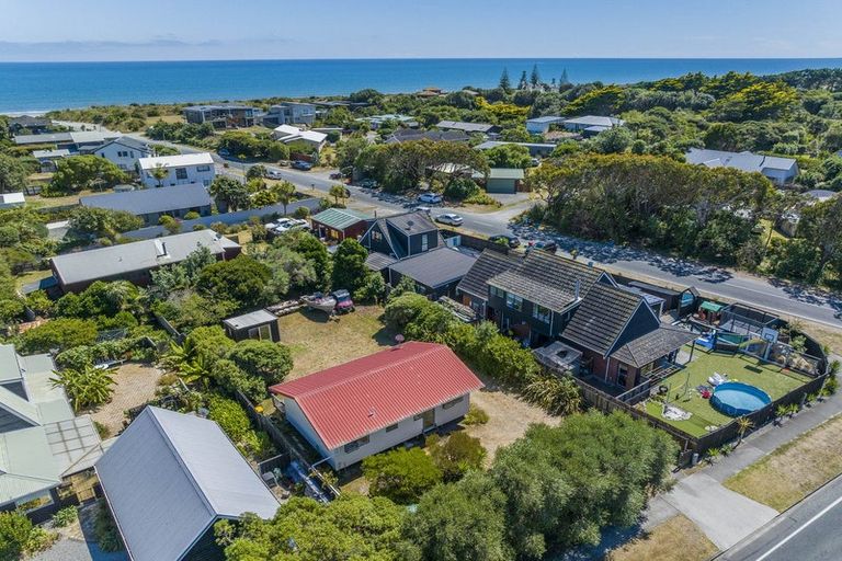 Photo of property in 44 Paetawa Road, Peka Peka, Waikanae, 5391