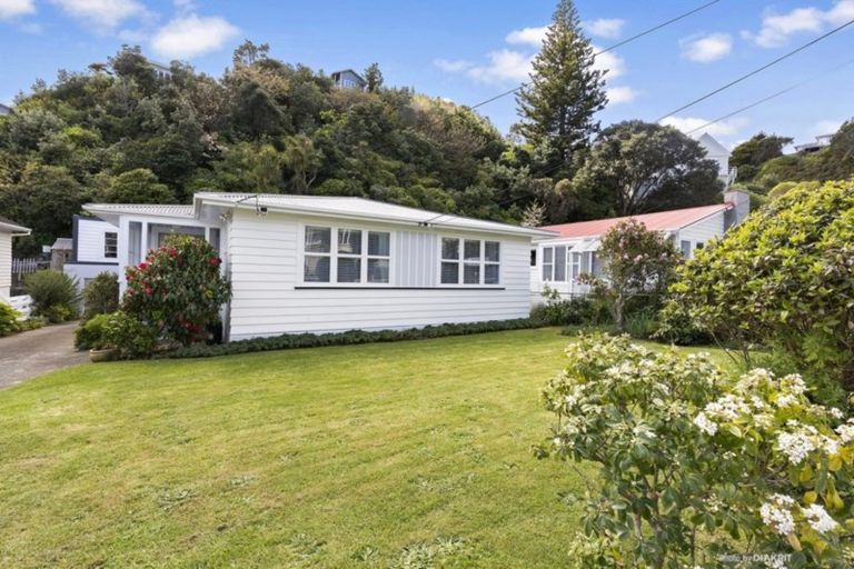 Photo of property in 5 Melrose Road, Island Bay, Wellington, 6023