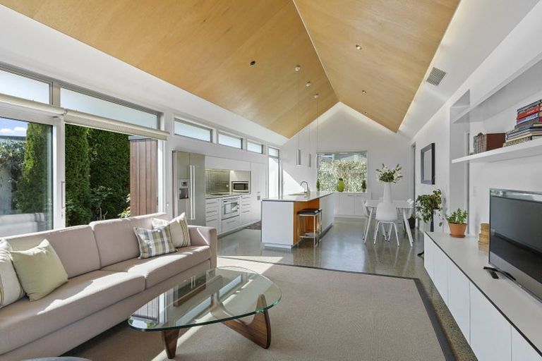 Photo of property in 65 Hawkesbury Avenue, St Albans, Christchurch, 8014